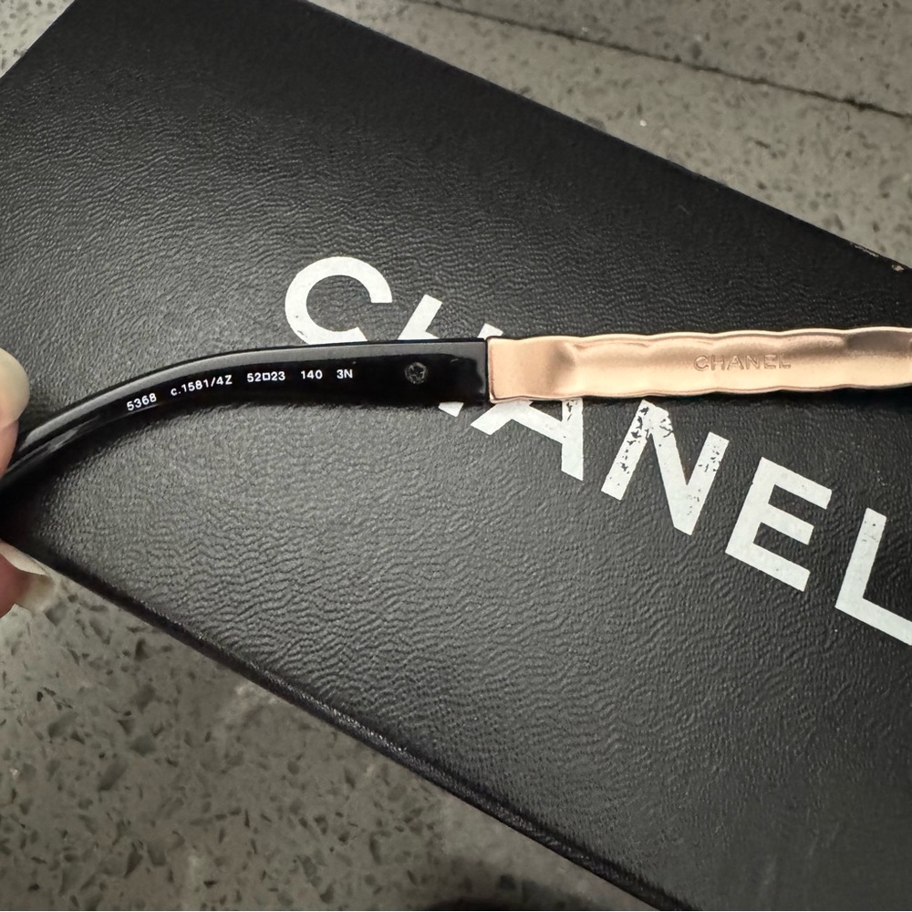 Chanel CC Cat Eye Quilted Sunglasses - Picture 10 of 12
